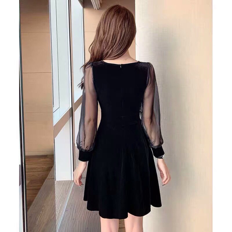 Đầm Nhung Cổ Ren 3 Nút - HN1024